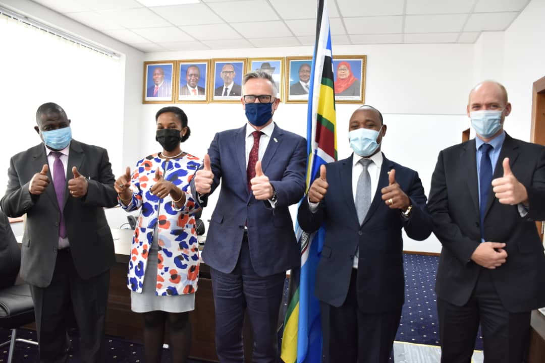 EAC Secretary General Hon. Dr. Peter Mathuki (second right) in a group photo with UK High Commissioner to Tanzania and the EAC, H.E. David Concar, at the EAC offices. Also in the photo (from left) are the EAC Deputy Secretary General - Planning and Infrastructure, Eng. Steven Mlote, Ms. Anna-Maria Mbwette (British High Commission, Dar) and Mr. Tim Bushell (Department for International Development, Tanzania).