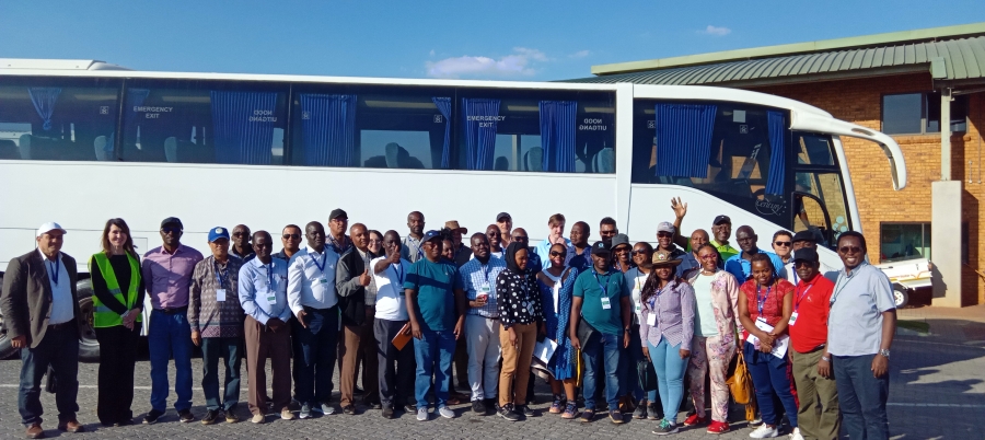 Photo 3 Delegates visiting Heidelberg Weigh Station to benchmark on best practices