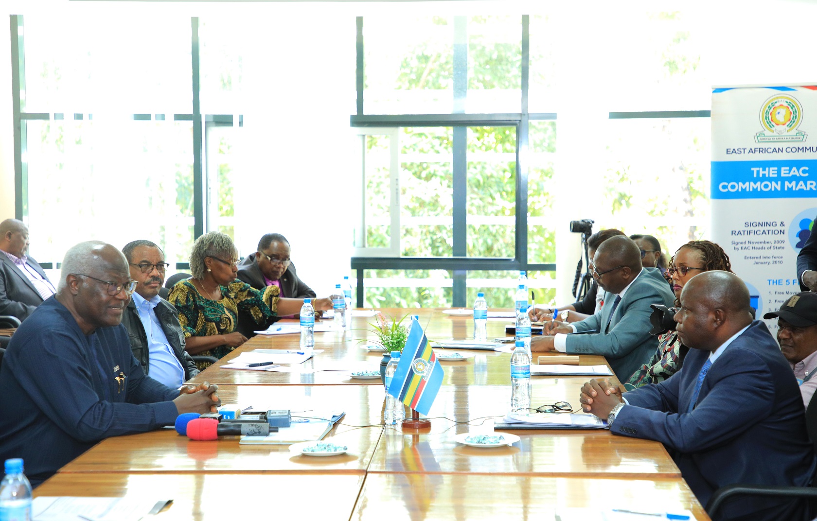 The former President of Sierra Leone, Ernest Bai Koroma (centre) giving his remarks as he led a delegation during a visit to the EAC Headquarters. With H.E. Koroma are the former President of Mozambique, Joaquim Alberto Chissano (left) and the former Prime Minister of Ethiopia, H.E. Hailemariam Desalegn