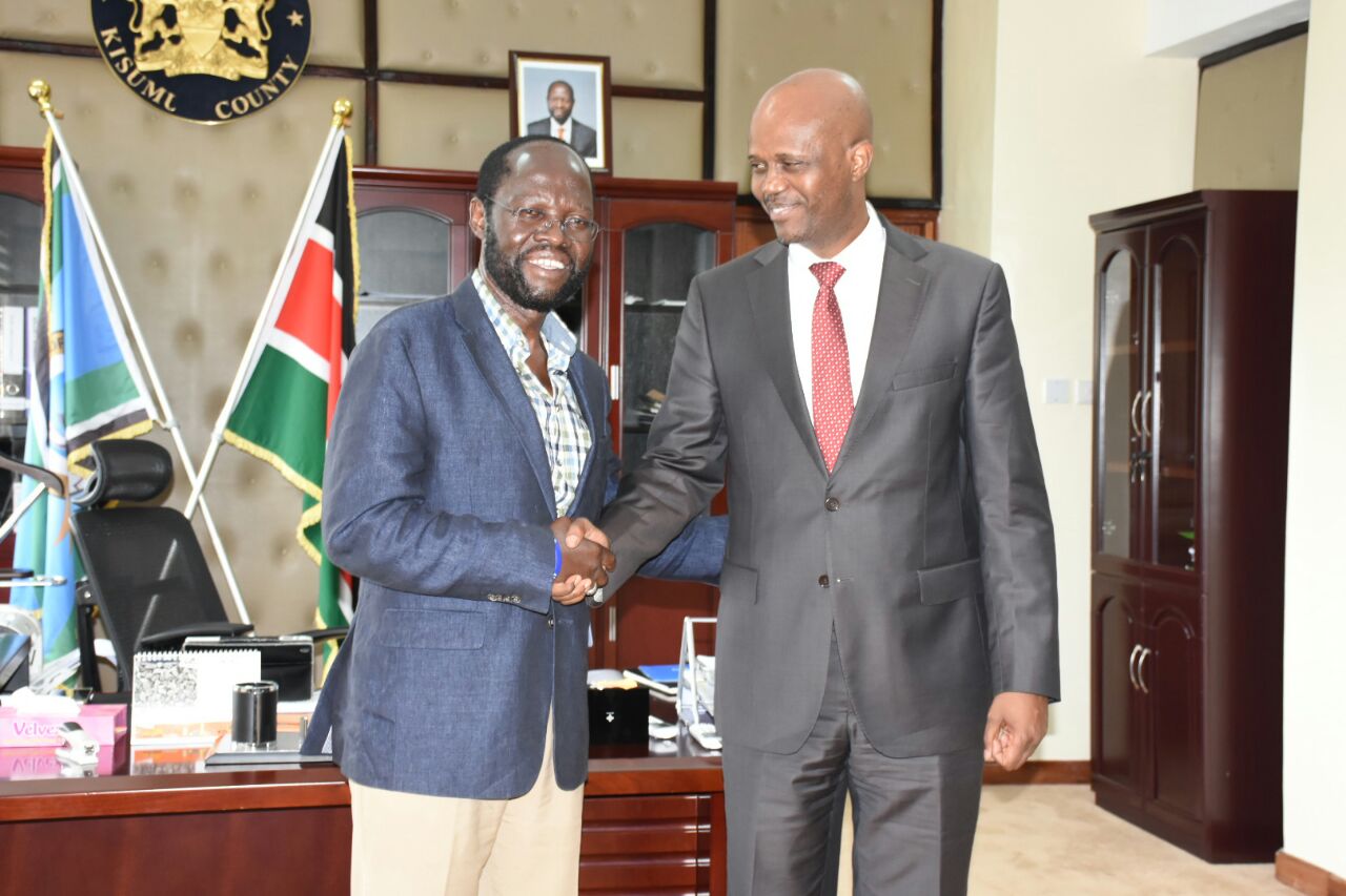 Governor of Kisumu County, H.E. Peter Anyang' Nyong'o receives Amb. Liberat Mfumukeko.