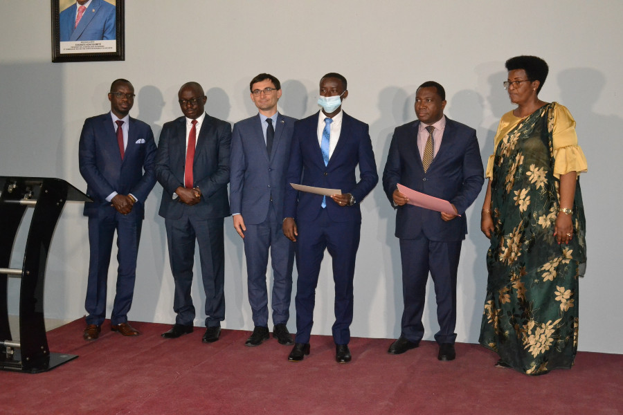 (From right) Hon. Capitoline Niyonizigiye; Minister for Trade, Transport, Industry and Tourism in Burundi; Hon. Domitien Ndihokubwayo, Minister for Finance and Economic Planning; Mr. Mateusz Prorok, Project Manager of European Union Delegation in Burundi; Pacifique Munyeshongore, Commissioner General of Office Burundais des Recettes, and; Mr. Munyampundu Evariste, regional Coordinator of the Trade Information Portal Project and Trade Facilitation Officer at EAC Secretariat. 